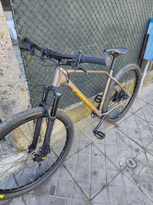 Orbea Alma 29 цола 1x12 Deore Въздушна вилка XCR  на проходни оси L ра