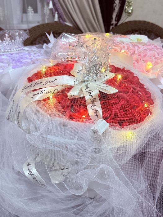 Мыльные 99, 52 розы