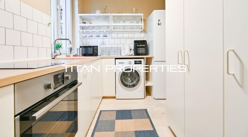 Тристаен, продажба, Център