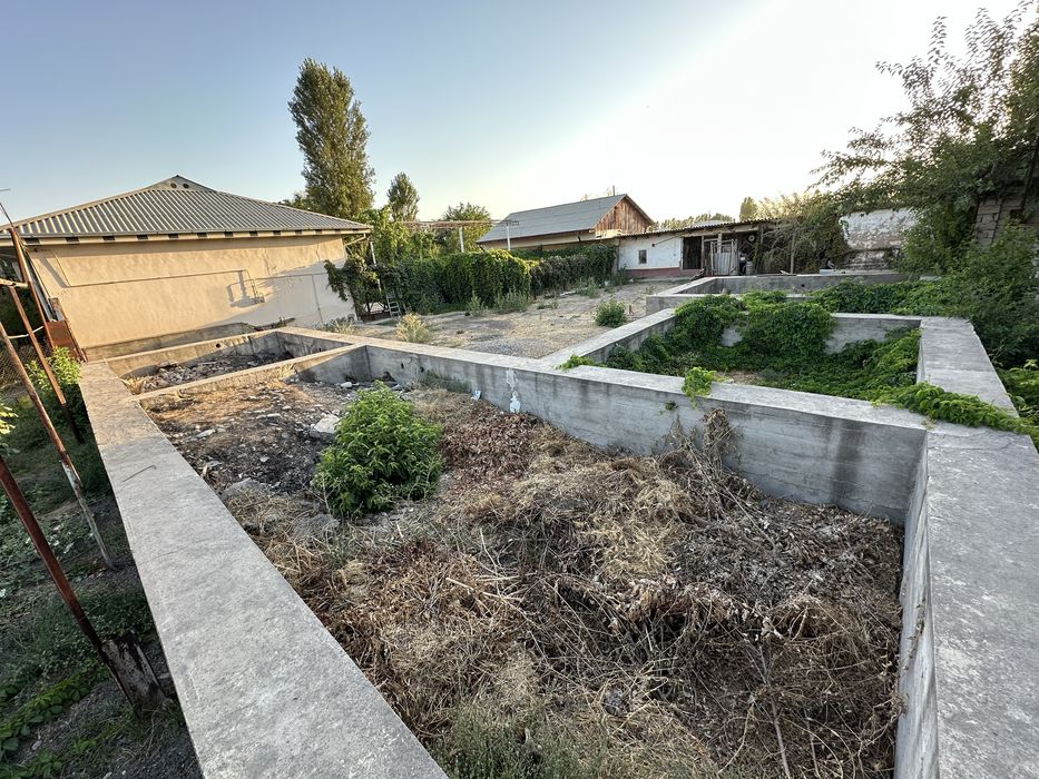 Toshkent yaqinida qurilish uchun tayyor yer sotiladi.