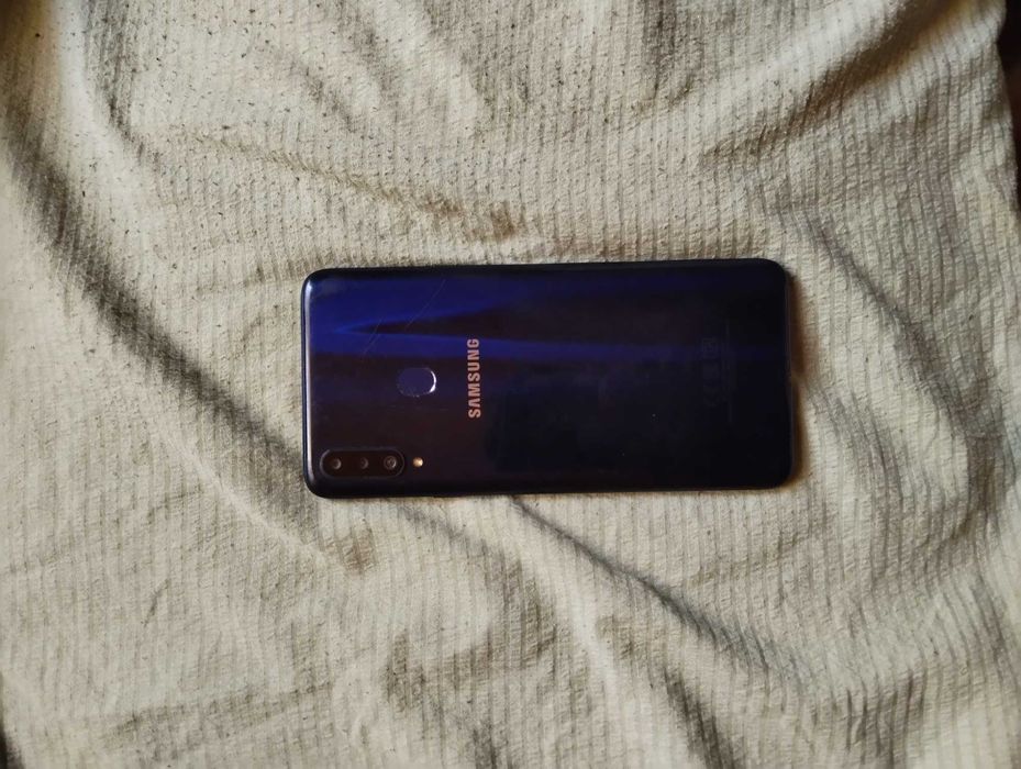 Galaxy A20 в нормальном