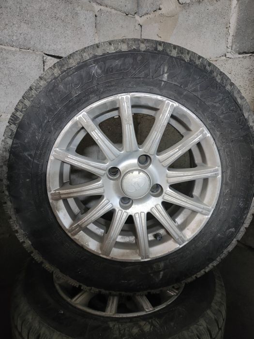 Продам Колесо в сборе хорошем состоянии проехал 1 сезон