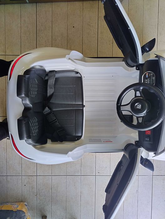 PORSCH Акумулаторна кола DAKOTA бял