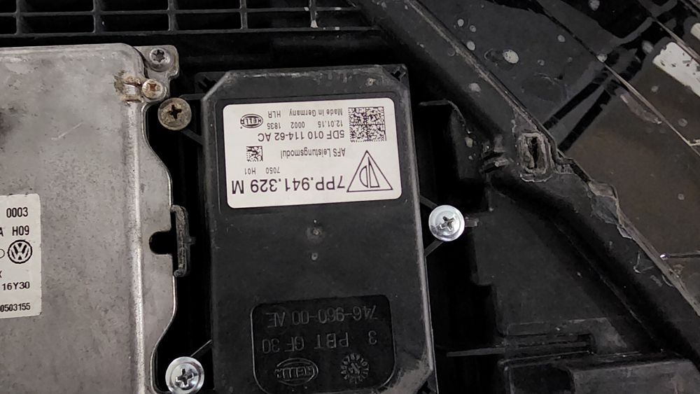 Десен фар за 2017 facelift Audi Q3