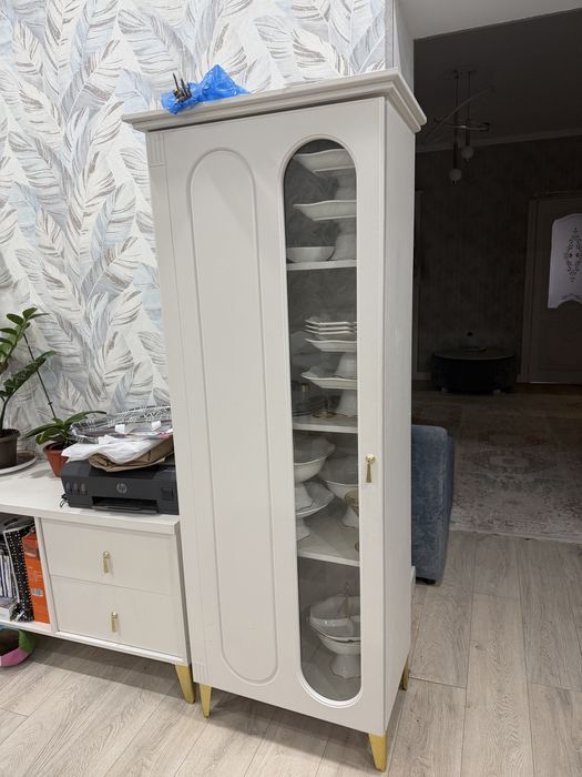 Продам буфет для посуды