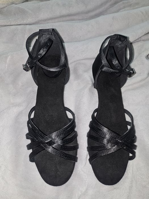 Танцевальные туфли новые