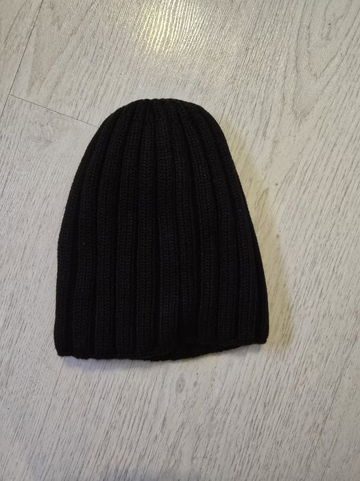 Продам шапку чёрного цвета