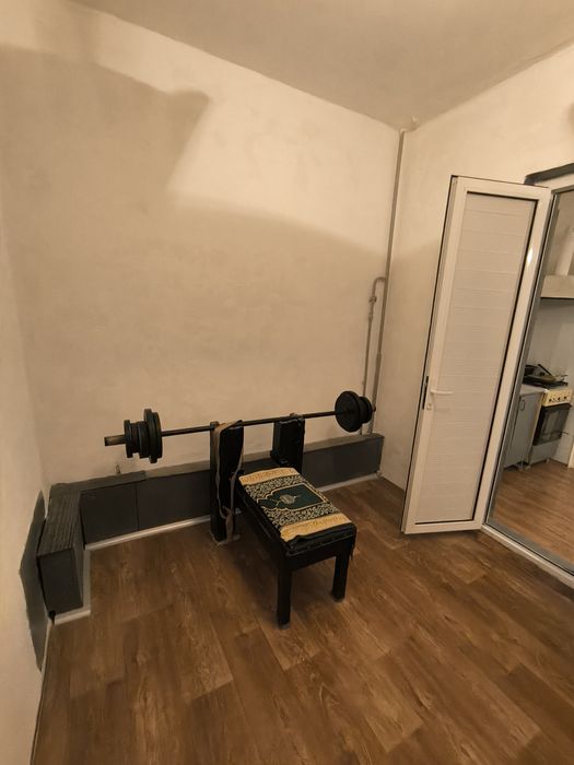 Дустлик 2.  2 х ком квартиру 4/9  площадь 70 м2. Балкон 2 на 6. Лифтов