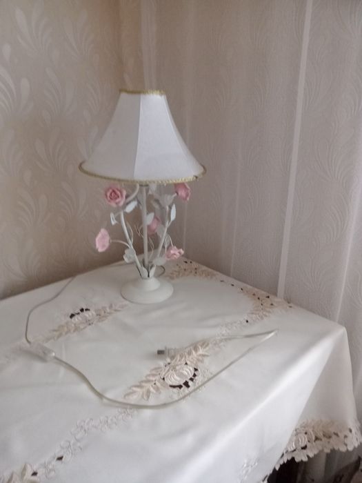 Настольная лампа с розочками