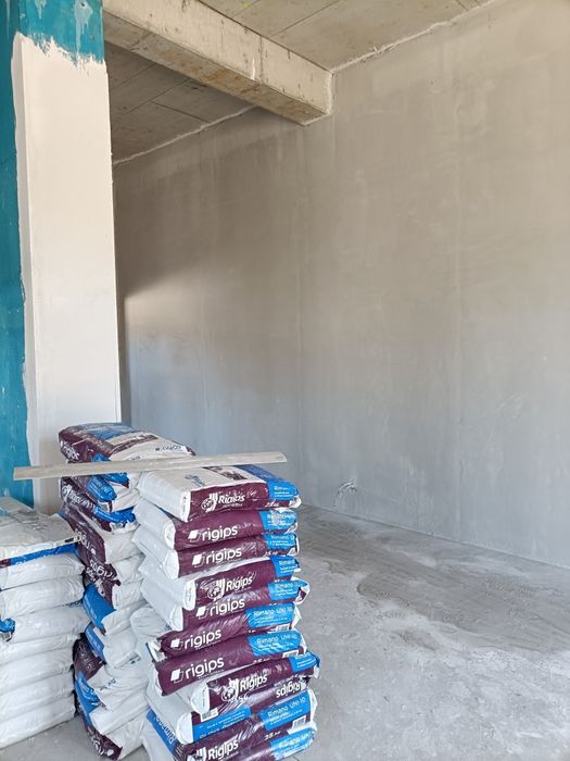 Echipă profesionistă | Constructii case la roșu / cheie | Tencuieli mecanizate & Finisaje