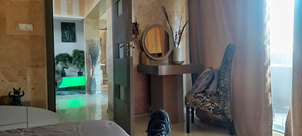 Inchiriez apartament