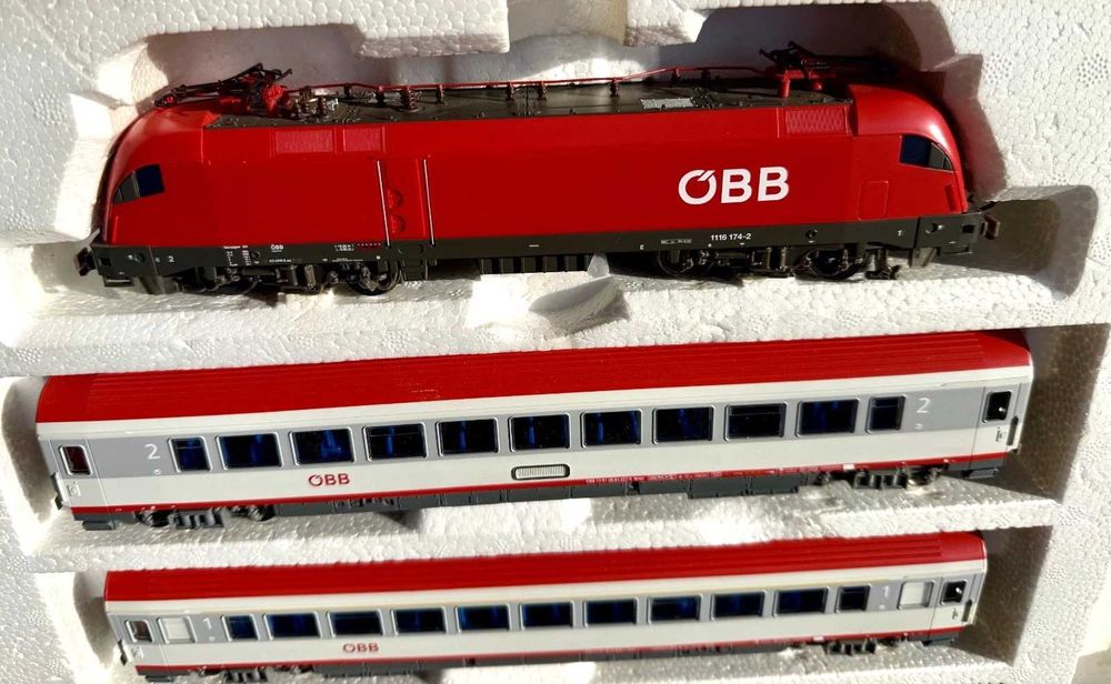 Set locomotiva si vagoane Piko scara ho