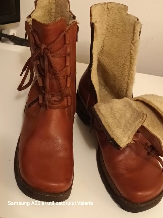 Ghete de damă din piele maro!