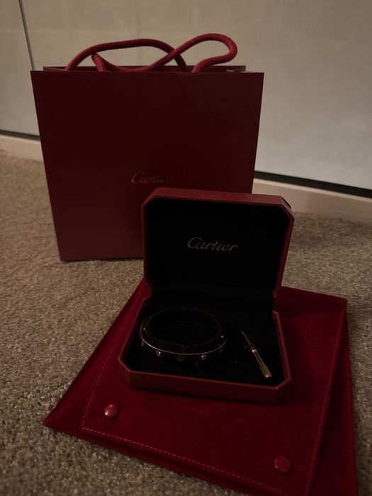 Дамски бижута - часовници и гривна