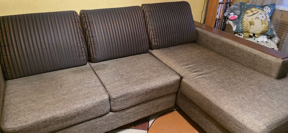 Продам диван угловой