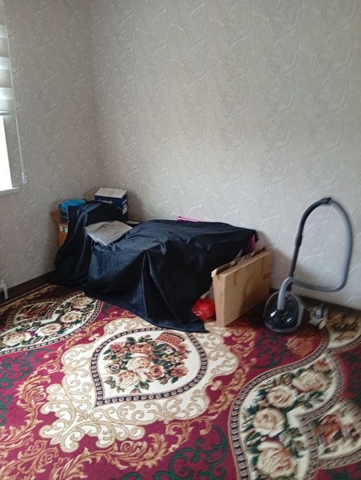 Квартира сотилади.