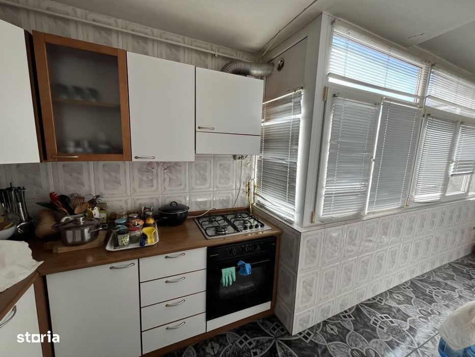Fasleza nord, str Unirii, apartament cu 4 camere, decomandat, et 3/4!