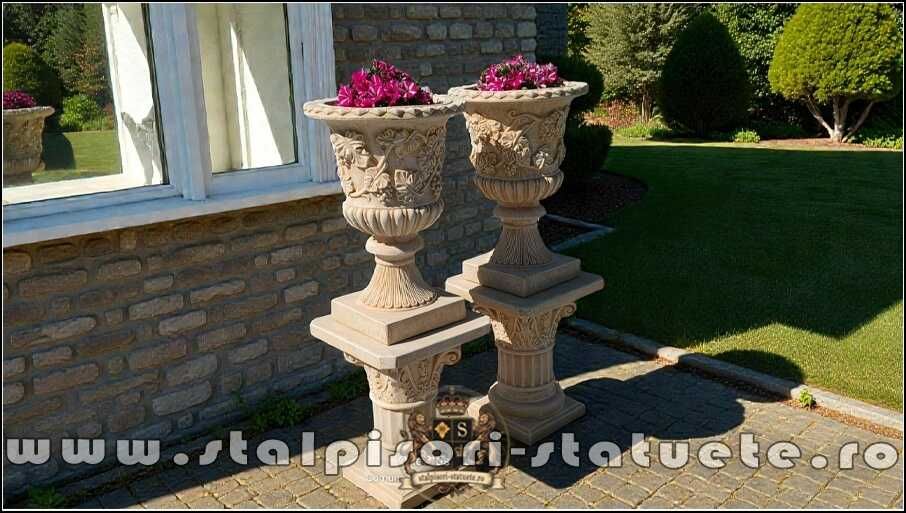 Set vază cu soclu, galben patinat, model V1-S6.