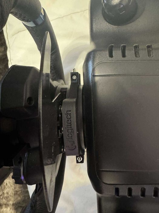 Volan Logitech G923 + schimbator PC/PS5/PS4