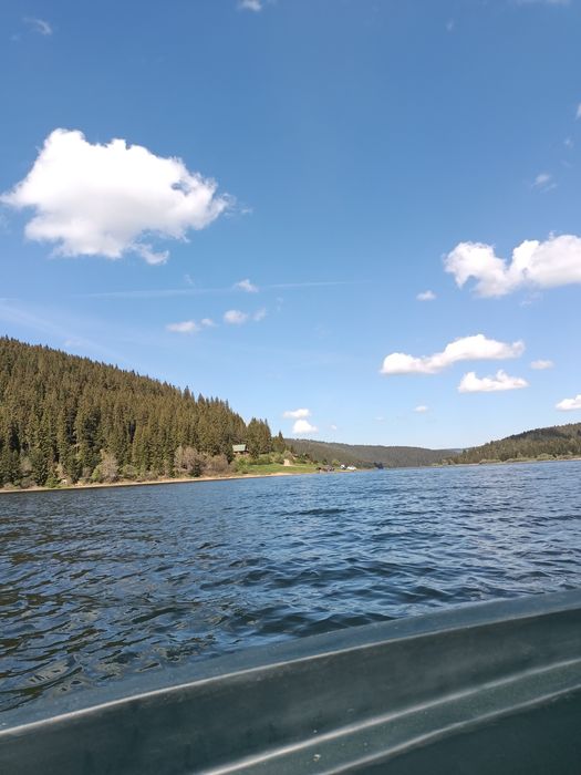 Inchiriez cabana la Belis la 3 km de lac