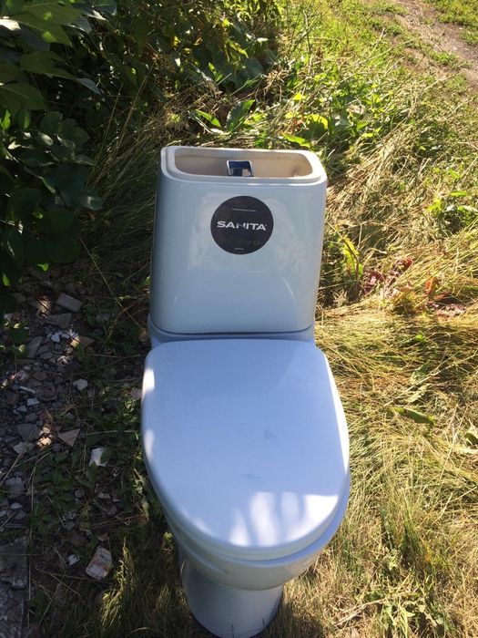 Продам унитаз в хорошем состояние