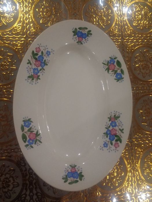 Овальные тарелки