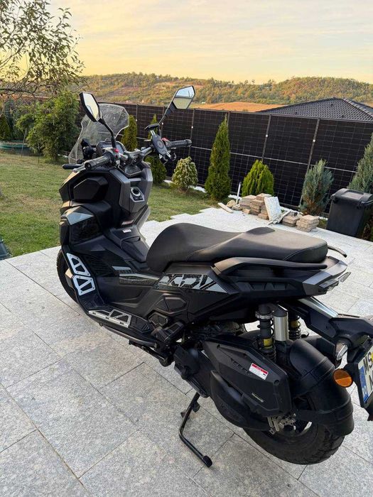 Scuter keeway vieste XDV 300cmc, compact si usor pentru oras fara a sacrifica puterea