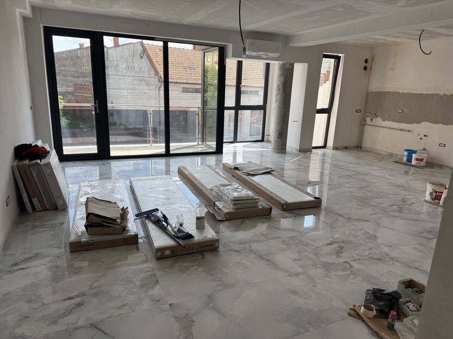Apartamente noi de vanzare