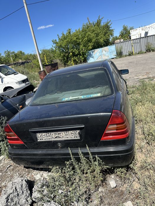 Продам мерседес на запчасти