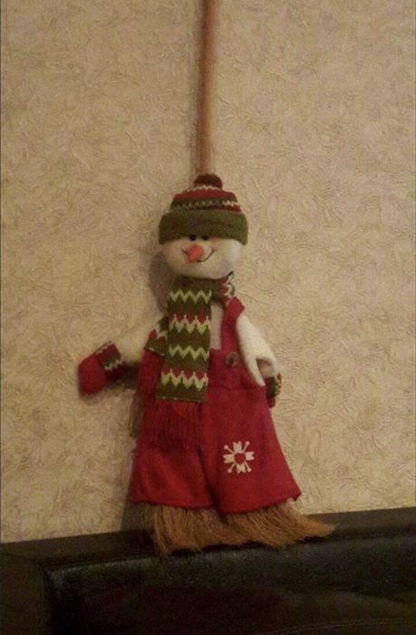 Декоративна коледна метла