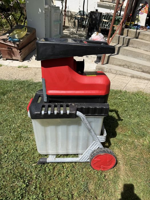 Валцова самопридърпваща дробилка 2800W