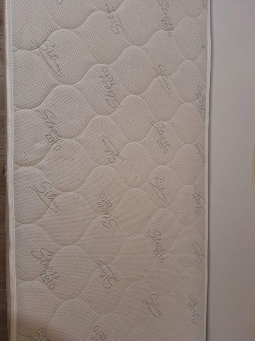 Единично легло с матрак 90/200