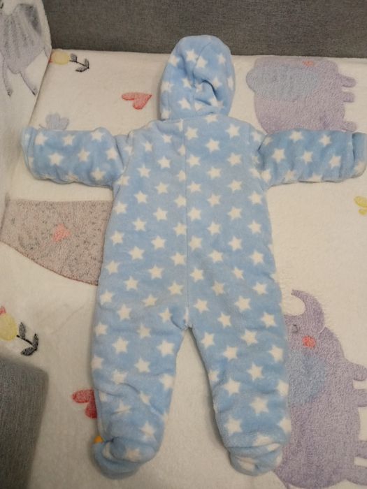 Продам комбенизон на малыша