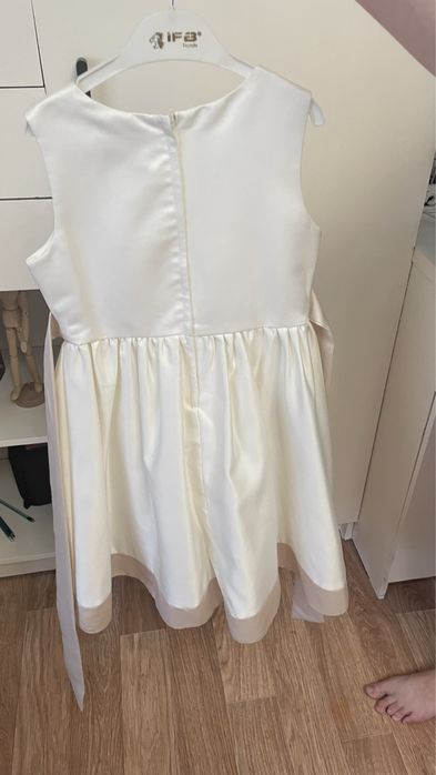 Белое нарядное платье 6-9 лет