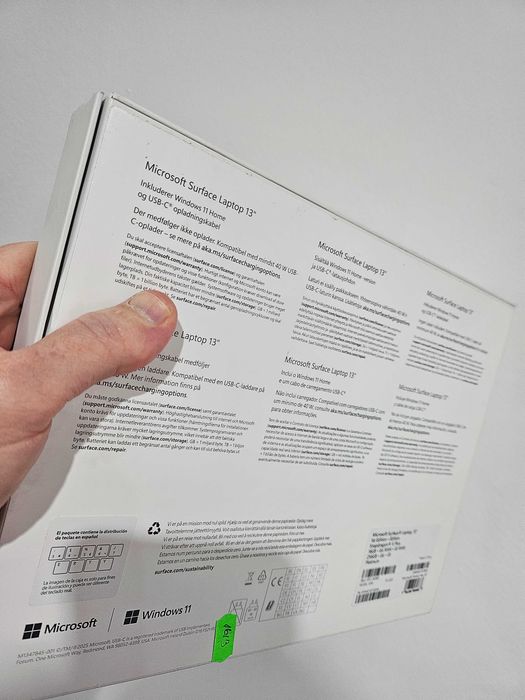 Microsoft Surface snapdragon X plus 256 gb 16 gb sigilat la cutie.
