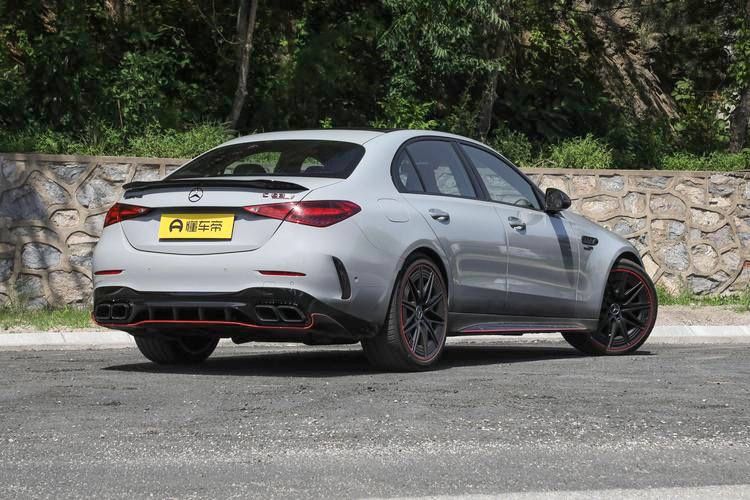 Mercedes-Benz C63 AMG SE Performance F1 Edition