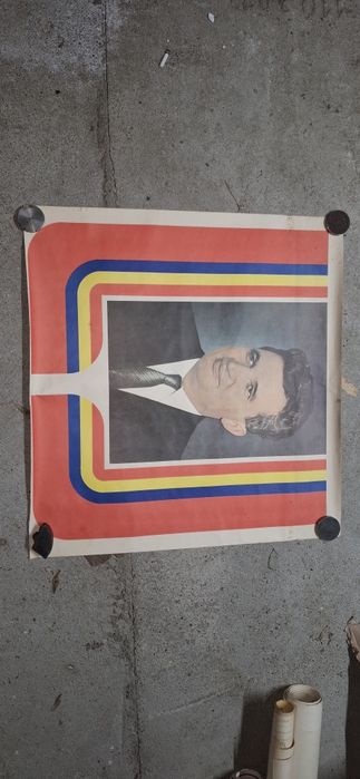 Afise si poze vechi epoca comunista