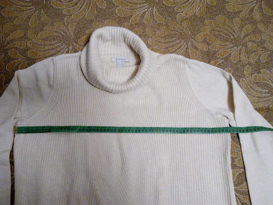 свитер привозной с Дубаев новый