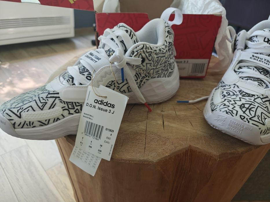 Дамски баскетболни кецове Adidas D.O.N. Issue 3 J