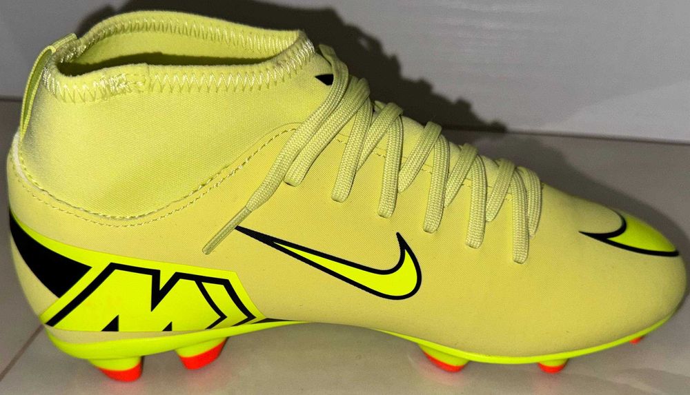 НОВЫЕ ОРИГИНАЛЬНЫЕ футбольные бутсы Nike из Италии