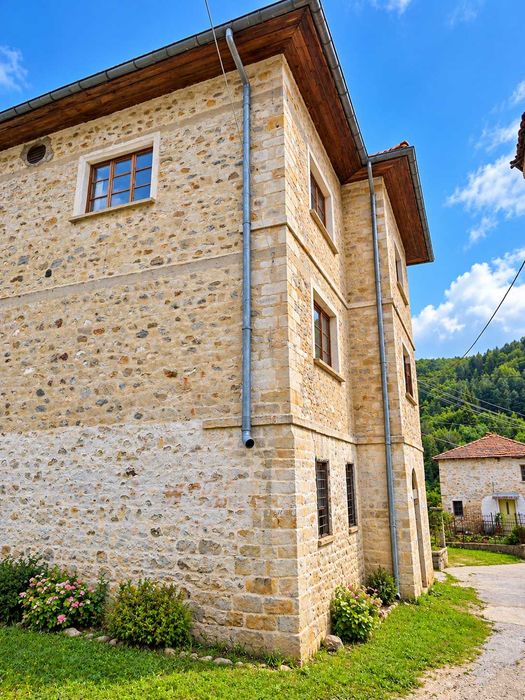 Продава се Къща в к.к. Пампорово - 450 кв.м за 392 €/кв.м - Снимка #12