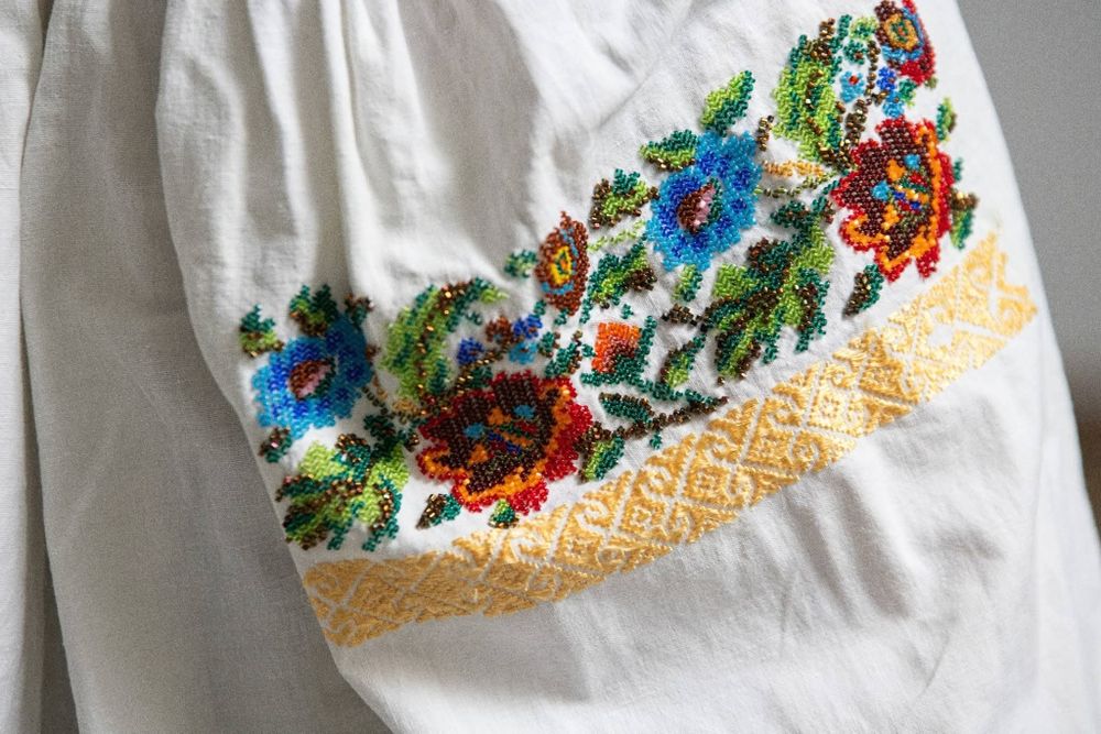 Ie/cămașă populară/traditional/cusut manual/camasa cu margele