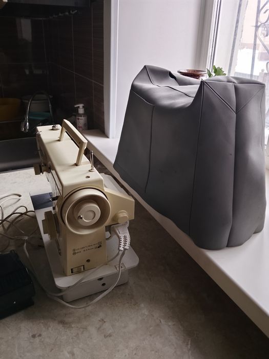 Швейная машинка .