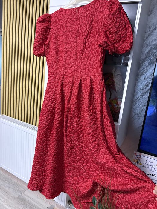 Rochie midi eleganta