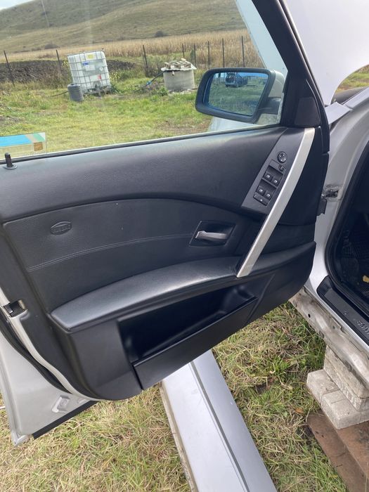 Dezmembrez bmw e60 2.2 i