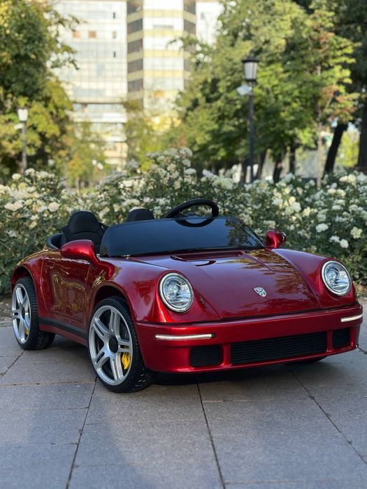 Лицензионный 2х местный элекьромобиль Porsche 911 SUF