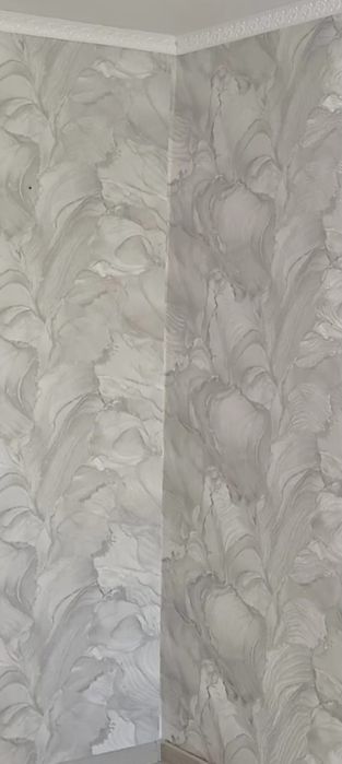 Поклейка обоев и галтели