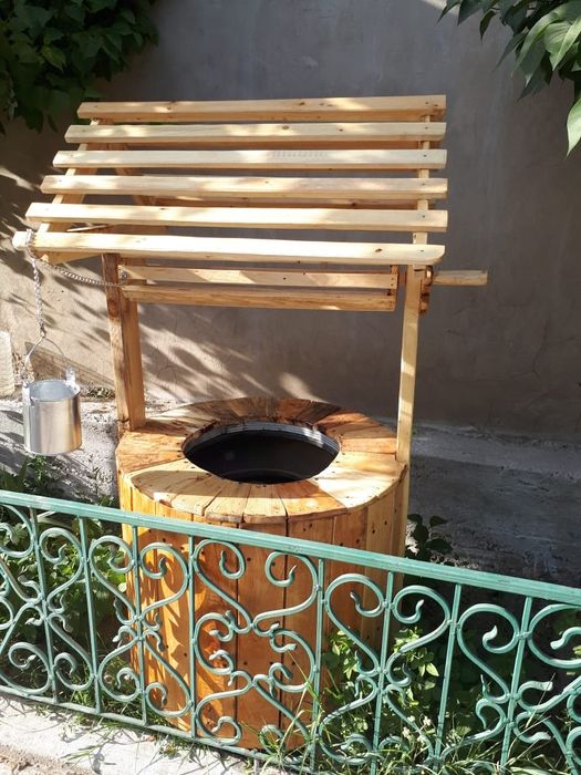 Декоративный колодец