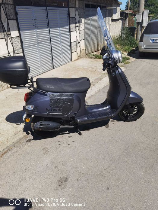 Скутер La Souris произведен в Холандия