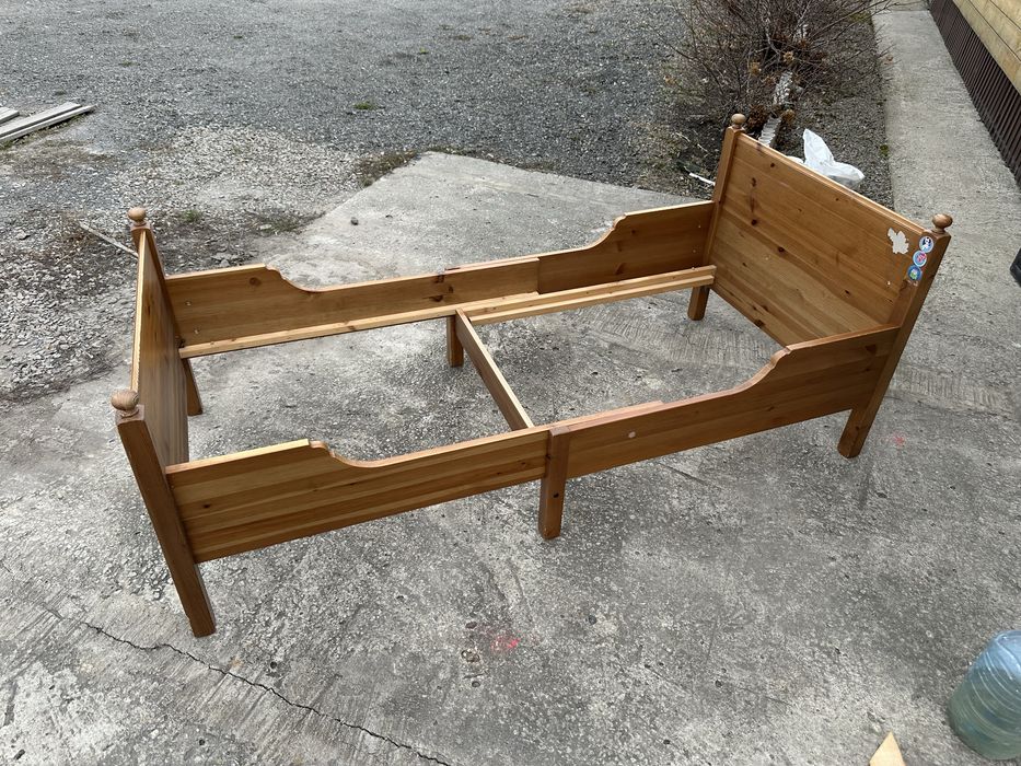 Продам две кровати Ikea